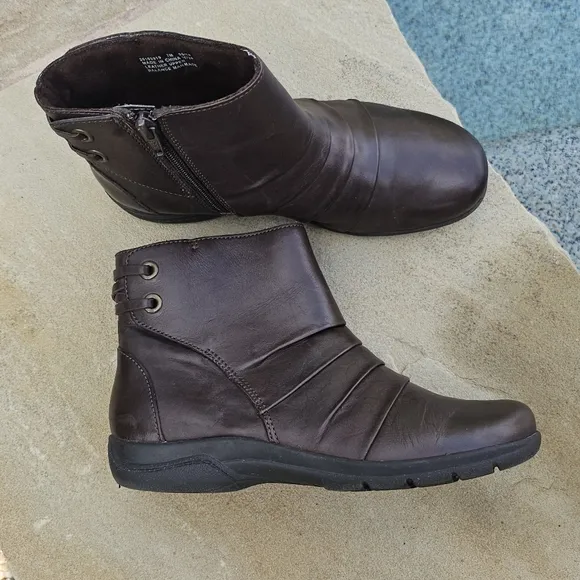 Clarks Womens Christine Tilt Ankle Boots Booties Brown  Leather Zip  7M