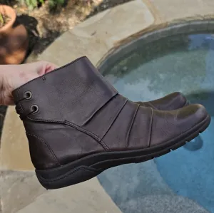 Clarks Womens Christine Tilt Ankle Boots Booties Brown  Leather Zip  7M