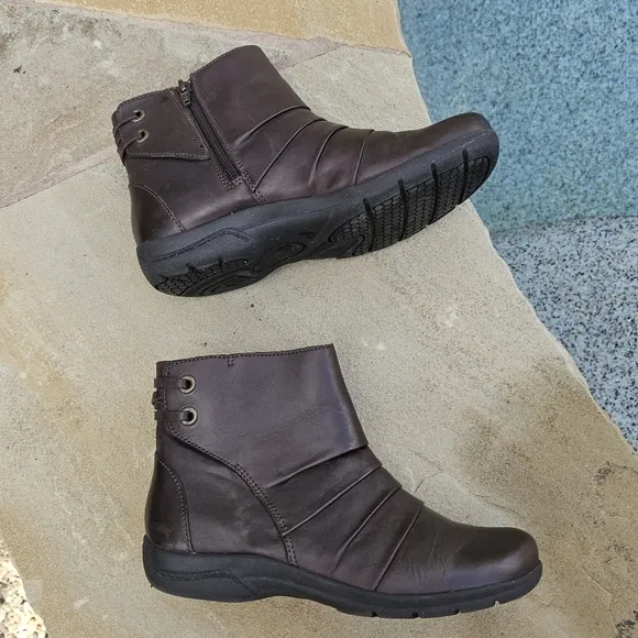 Clarks Womens Christine Tilt Ankle Boots Booties Brown  Leather Zip  7M