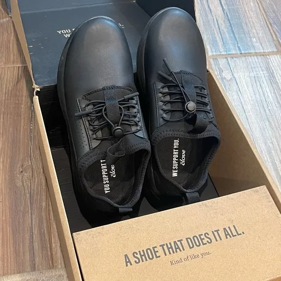 Clove Lace Up Healthcare Pull On Sneaker Shoes Round Toe Black Size 8 NWT