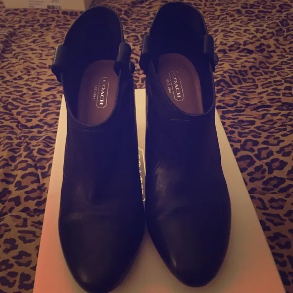 Coach Aliza Leather Ankle Boots Size 8.5