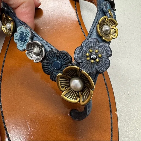 Coach Blue Leather Tea Rose Multi Flip Flop Womens 9 Sandals Flat Beachy Casual
