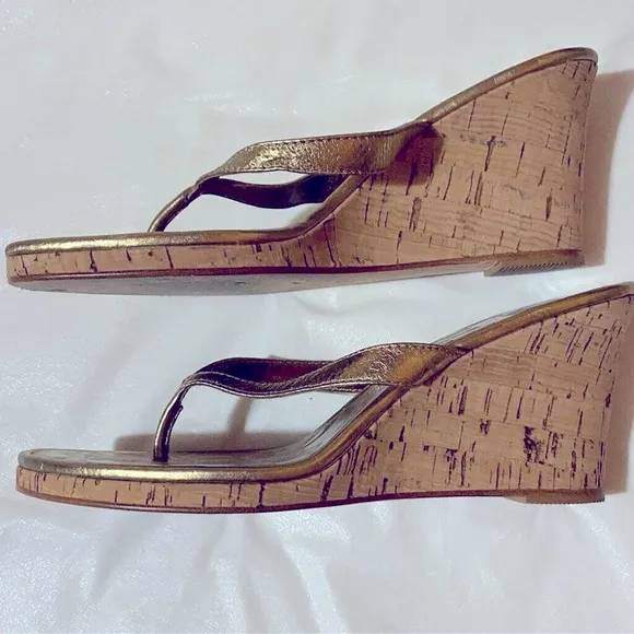 Coach Lannie Gold Wedge Sandals Signature Metallic Leather Thong Size 9