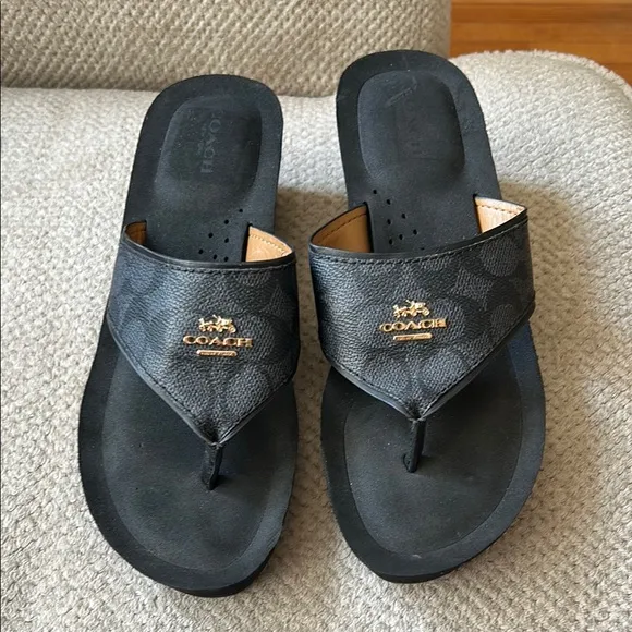 ▪️Coach Monogram Wedge Sandals
