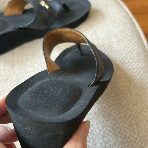 ▪️Coach Monogram Wedge Sandals