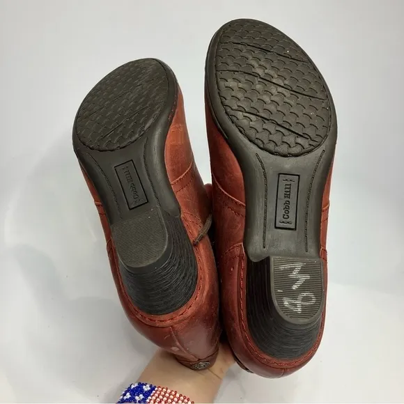 Cobb Hill leather ankle boots reddish color size 9