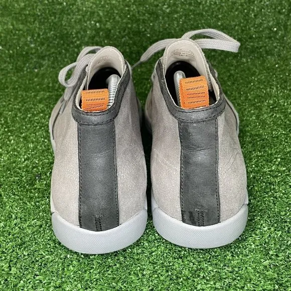 Cole Haan Mens Size 8.5 Gray Suede Leather Chukka Ankle Boot Shoes 2 Eye Sneaker