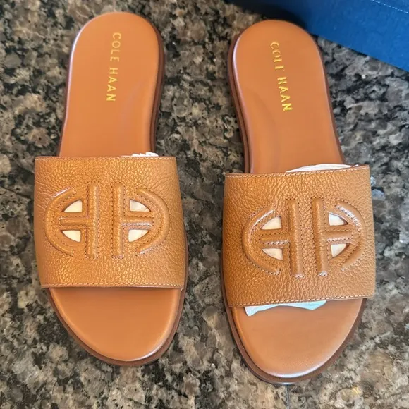 Cole Haan Women's Tan logo Flynn Slide Sandals NIB 5