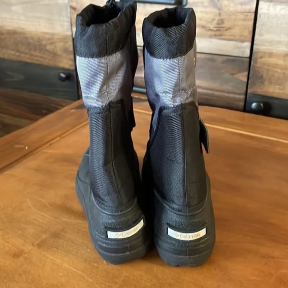 Columbia NWOT Snow Boots Size 3