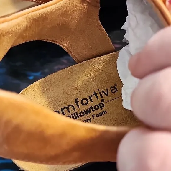 Comfortiva Stylish Tan Leather Sandals 👡 size 10W NWT