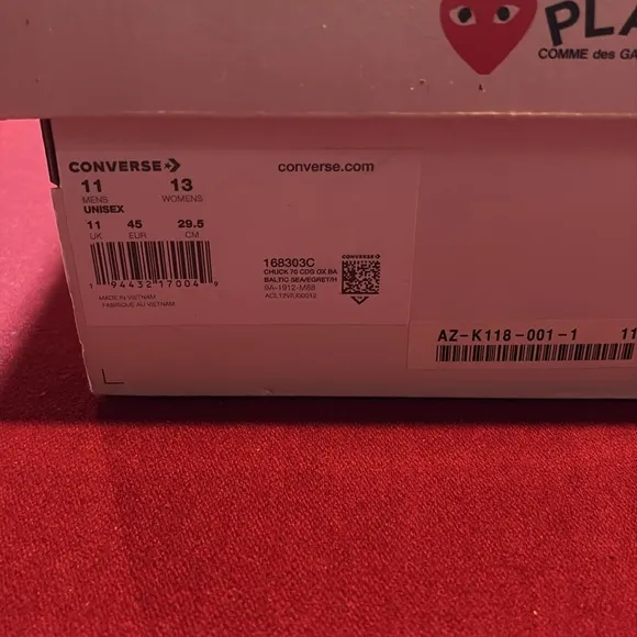 Comme de garçon converse limited