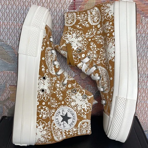 Converse WMNS 572541CCTAS LIFT HIWHEAT/EGRET/BLACK SNEAKERS - PLATFORMS