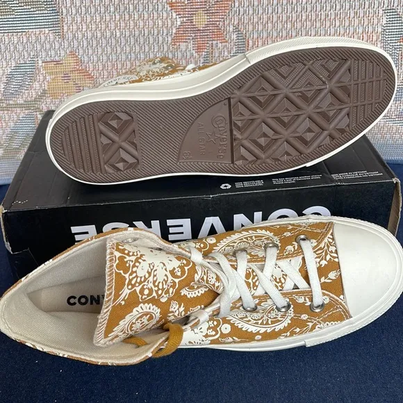 Converse WMNS 572541CCTAS LIFT HIWHEAT/EGRET/BLACK SNEAKERS - PLATFORMS
