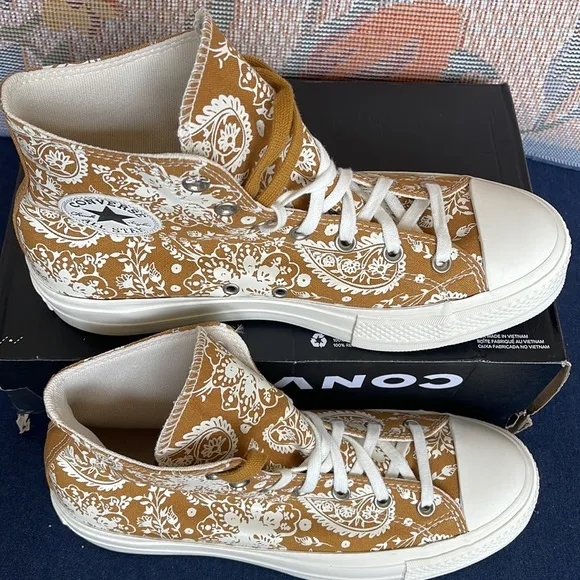Converse WMNS 572541CCTAS LIFT HIWHEAT/EGRET/BLACK SNEAKERS - PLATFORMS