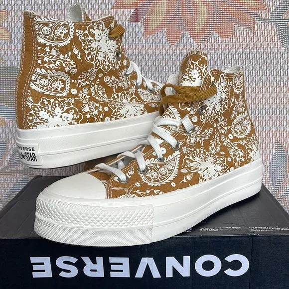 Converse WMNS 572541CCTAS LIFT HIWHEAT/EGRET/BLACK SNEAKERS - PLATFORMS
