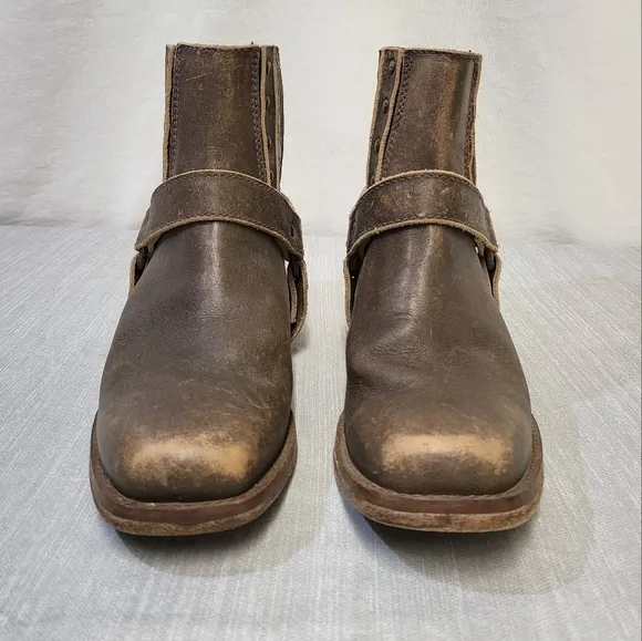 CORRAL Boots Womens‎ Size 9.5M Harness and Studs Ankle Leather Distressed