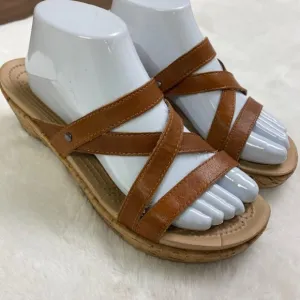 Crocs A-Leigh Mini Leather Wedge Cocoa, size 9‎