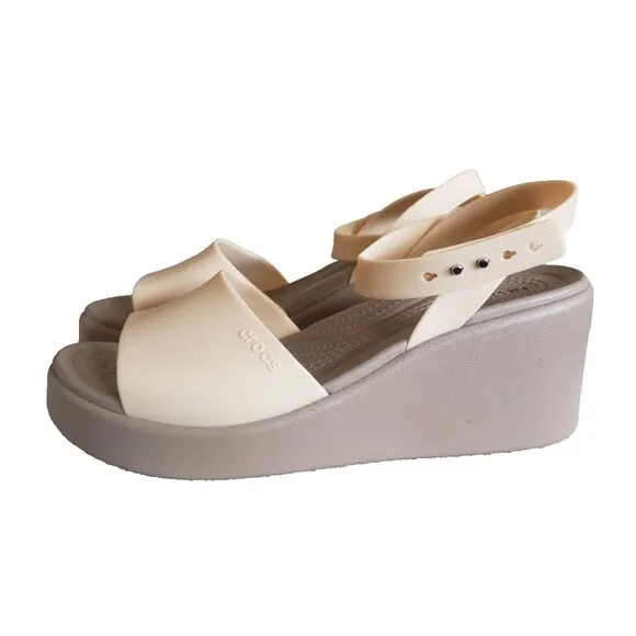 CROCS Brooklyn Ankle Strap Wedge Platform Comfort Sandal Shiitake Lady Sz 10 NEW
