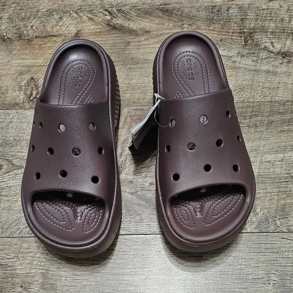 Crocs Dual Comfort sandals women's size 8