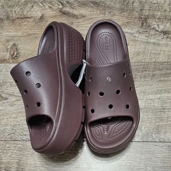 Crocs Dual Comfort sandals women's size 8