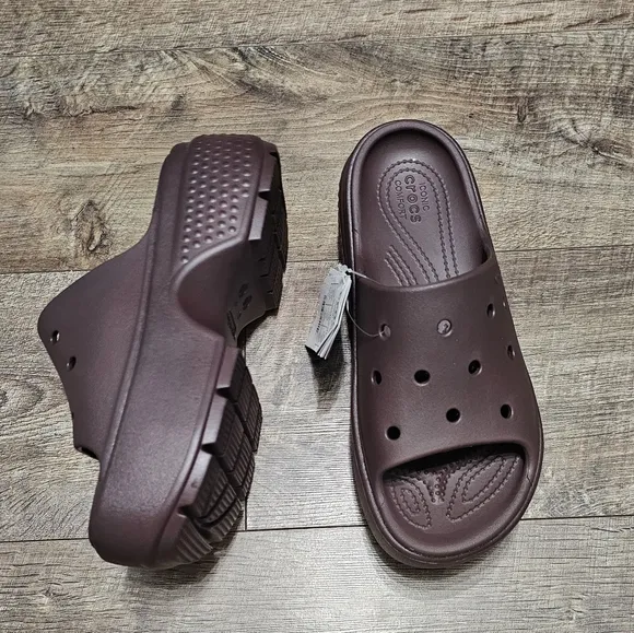 Crocs Dual Comfort sandals women's size 8