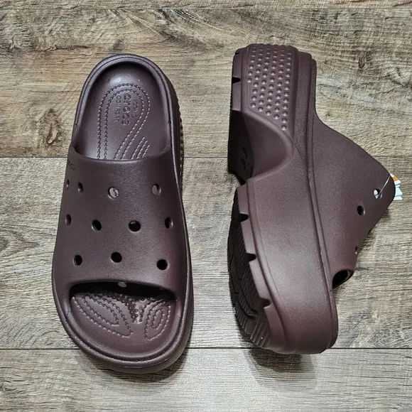 Crocs Dual Comfort sandals women's size 8