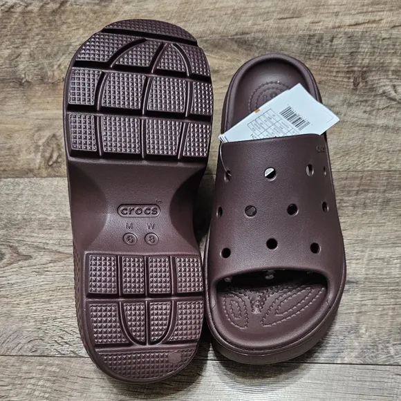 Crocs Dual Comfort sandals women's size 8