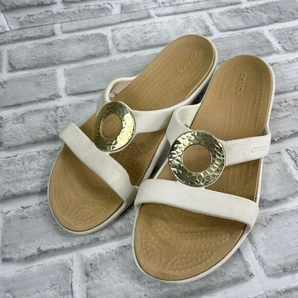 Crocs Sanrah Hammered Circle Slide Sandals Oyster White Gold Comfort Women's 9