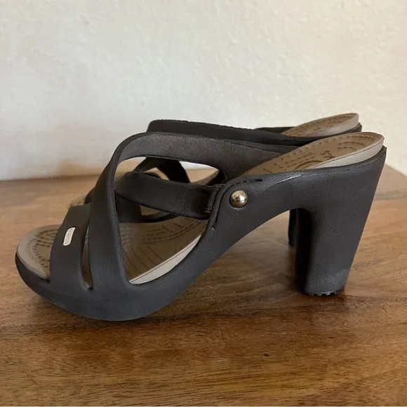 Crocs Womens Cyprus IV Sandal Block Heels Shoes Brown Slip OnCriss Cross Sz 6