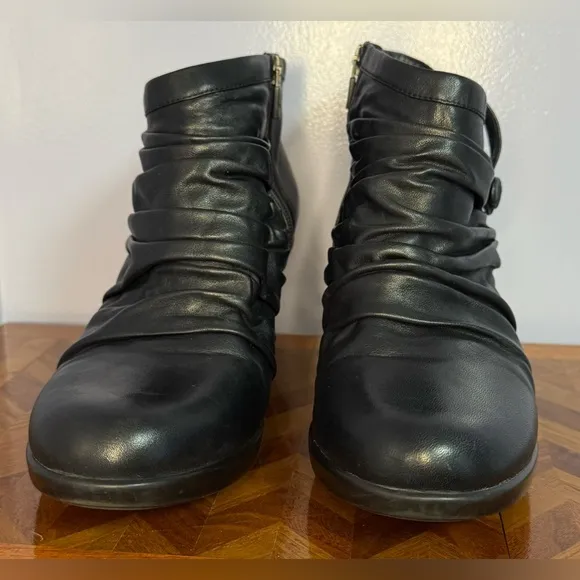 Dansko Buffy black leather ankle boots 40/9.5