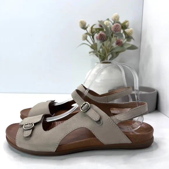 Dansko Jordyn Leather Adjustable Hook/Loop Comfort Sandal Sand Women 40/9.5 NWOB
