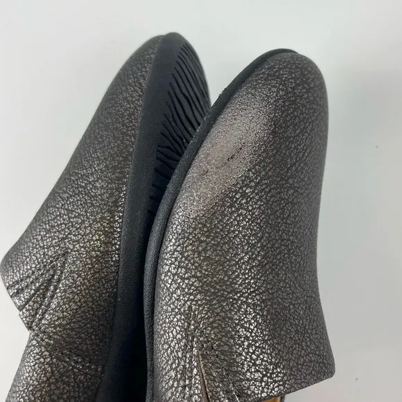 Dansko Larisa Pewter Gray Metallic Leather Flats Womens Size 36  US 6 6.5 Shoes