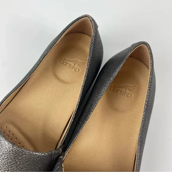 Dansko Larisa Pewter Gray Metallic Leather Flats Womens Size 36  US 6 6.5 Shoes