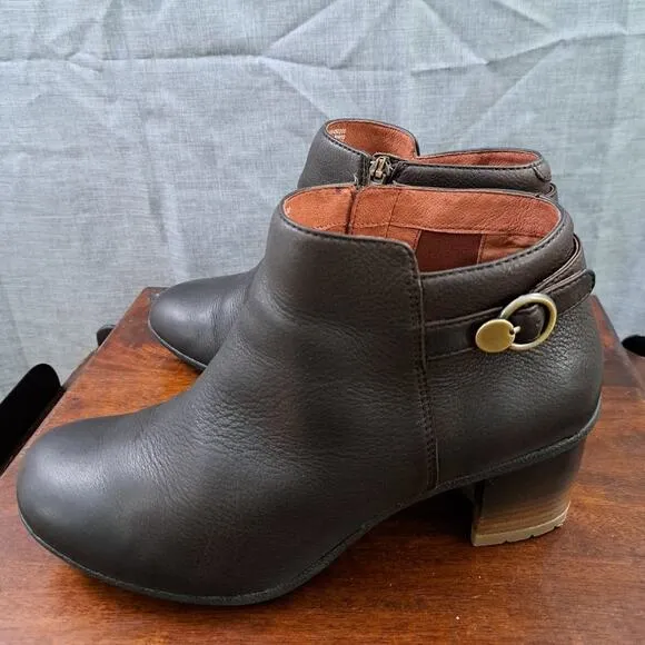 Dansko leather boots brown Womens size 41  (10.5 - 11) ankle booties