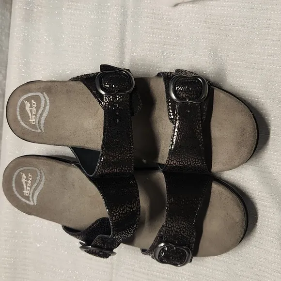 DANSKO SIZE 8 Stylish Black Women's Sandals