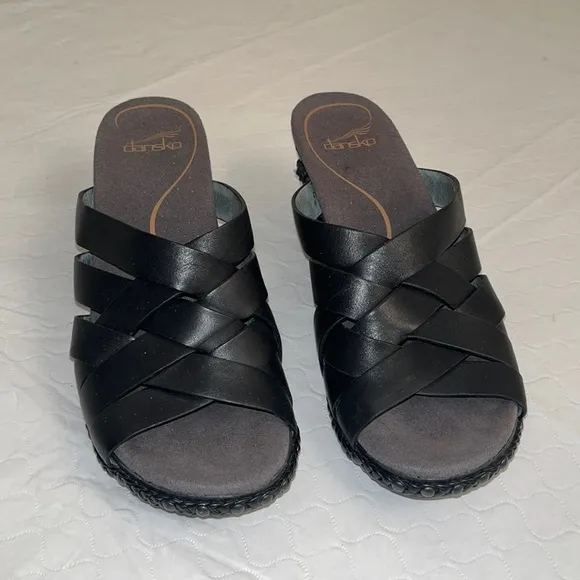 Dansko Tory black strappy heeled cutout wedge sandals size EU 39