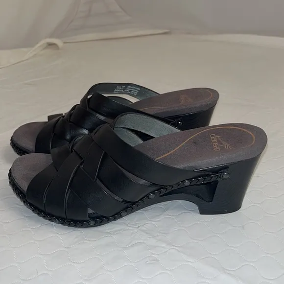 Dansko Tory black strappy heeled cutout wedge sandals size EU 39