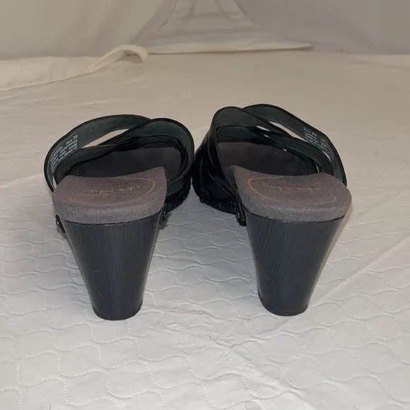 Dansko Tory black strappy heeled cutout wedge sandals size EU 39