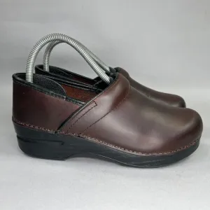 Dansko Women's Size 8 Professional Brown Leather Clogs