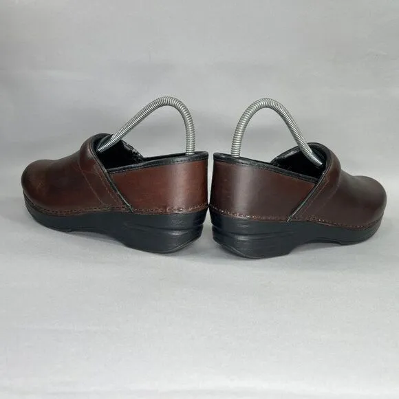 Dansko Women's Size 8 Professional Brown Leather Clogs