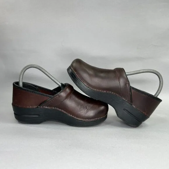 Dansko Women's Size 8 Professional Brown Leather Clogs