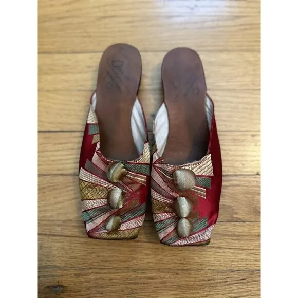 Decoco By goody Goody Vintage slip on shoe Size 7 Silk Upper  Leathers