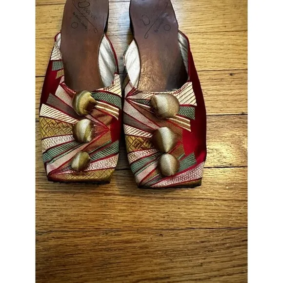 Decoco By goody Goody Vintage slip on shoe Size 7 Silk Upper  Leathers