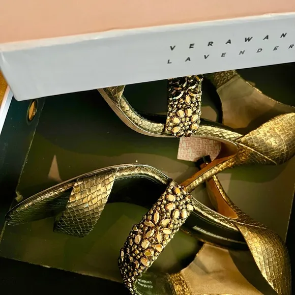 Designer Vera Wang bronze faux reptile heels/w box