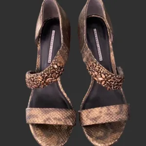 Designer Vera Wang bronze faux reptile heels/w box