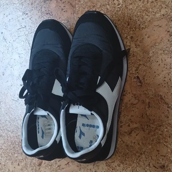 Diadora Women's Athletic Shoes Size 8.5