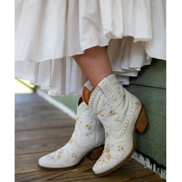 Dingo Primrose Western Cowboy Ankle Boots Booties Embroidered Leather Black 8.5M