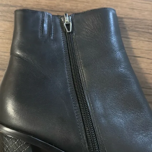 Dolce Vita Black Rango Lug Sole Ankle Boots Size 7
