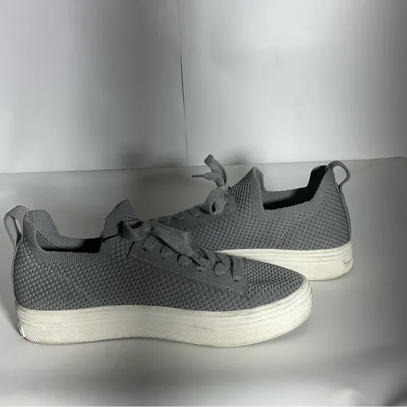 Dolce Vita Stretchy Tatum Slip On  Grey Lace Up White Sole Sneakers Size 9.5.