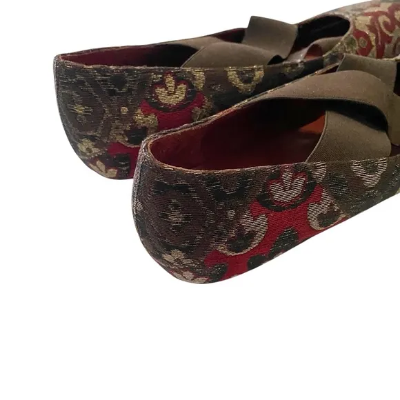 Donald J Pliner Couture Holli Flats Floral Tapestry Slip On Ballet Flats